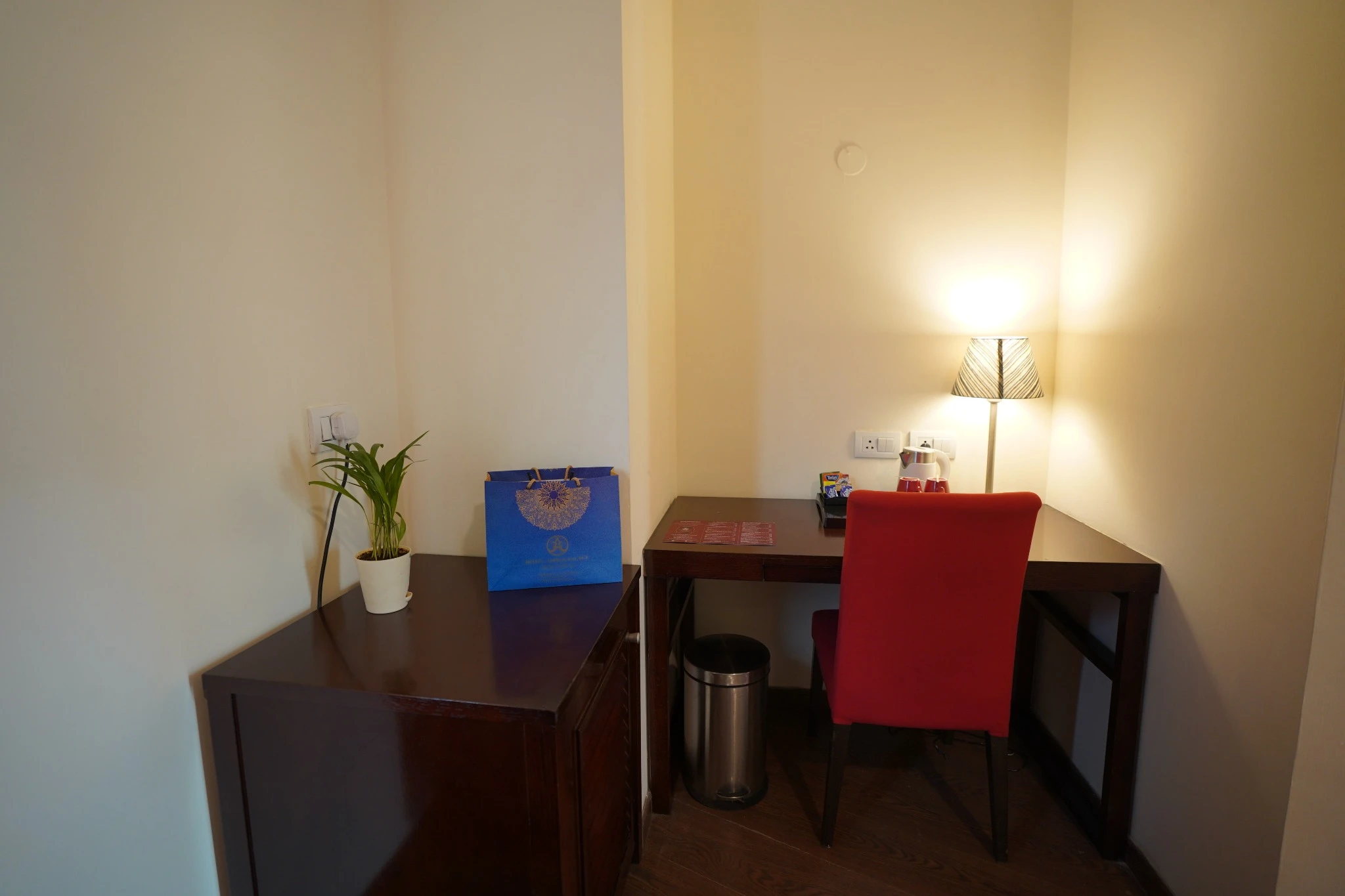 Work desk in deluxe room at Amber Palace Hotel Gurgaon