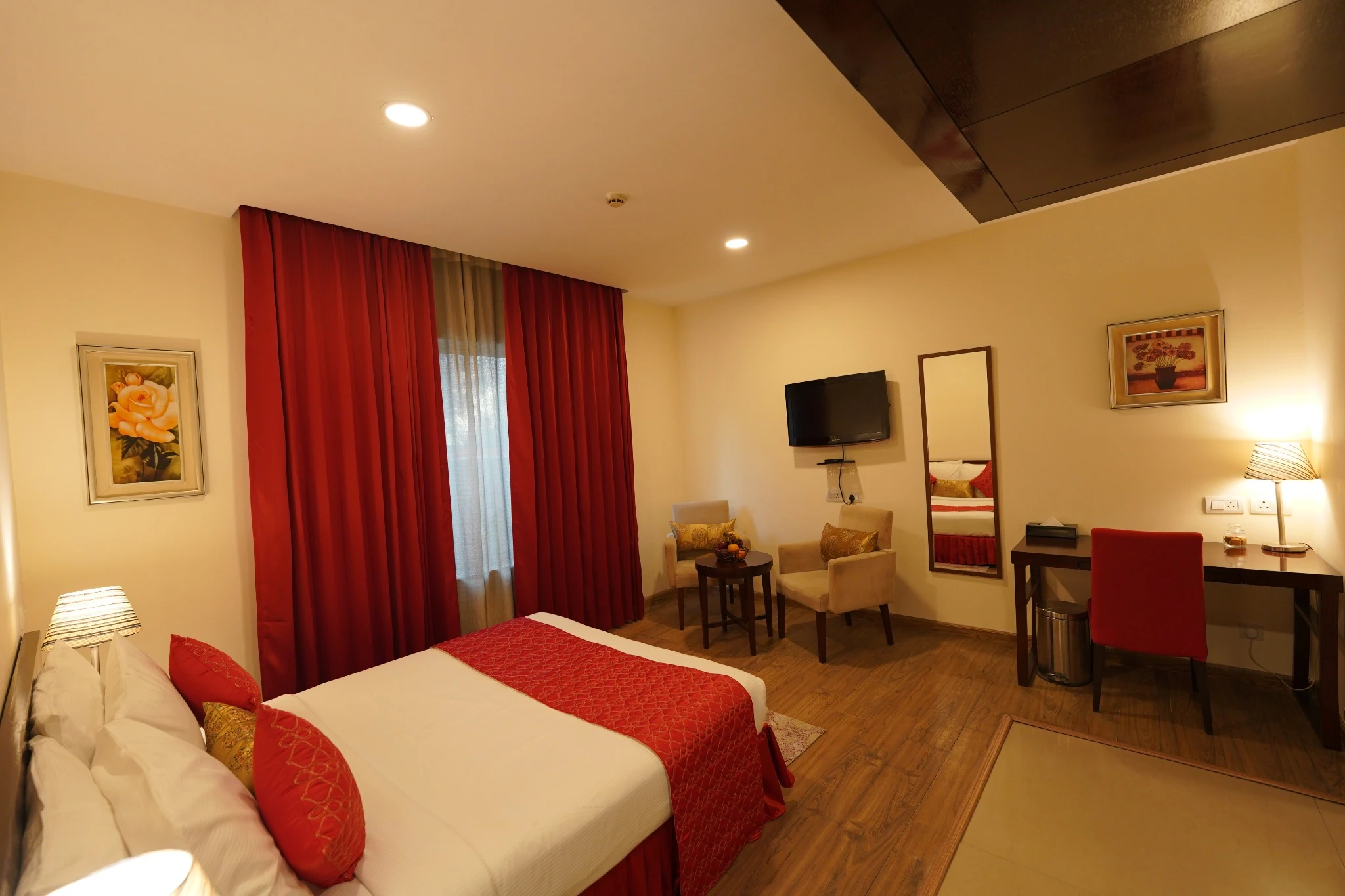 Deluxe room at Amber Palace Hotel Gurgaon